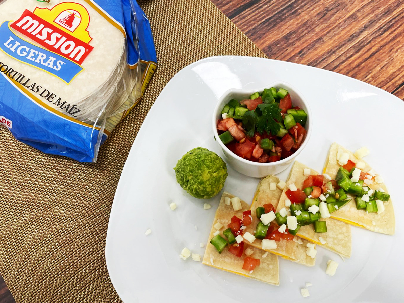 Quesadillas con pico de gallo