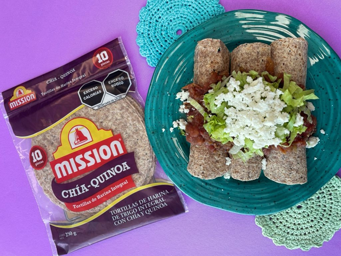 Envueltos de Pollo con Salsa Roja